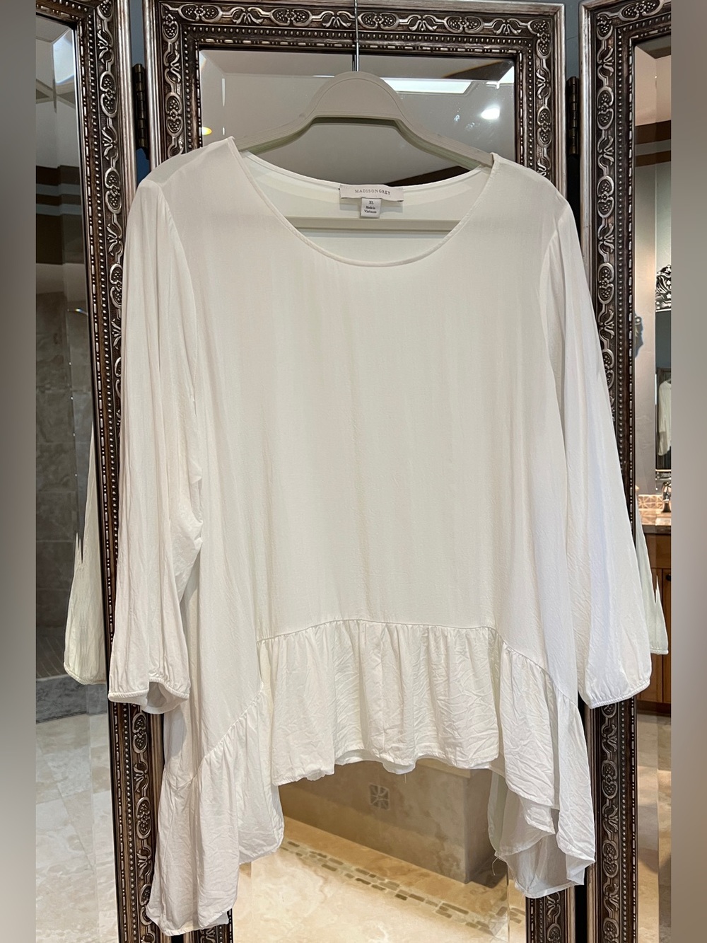 Madison Grey Ruffle-Hem Top - Sz XL